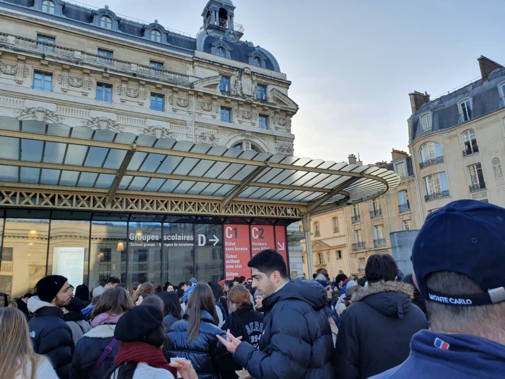 des visiteurs un dimanche au musée d'Orsay